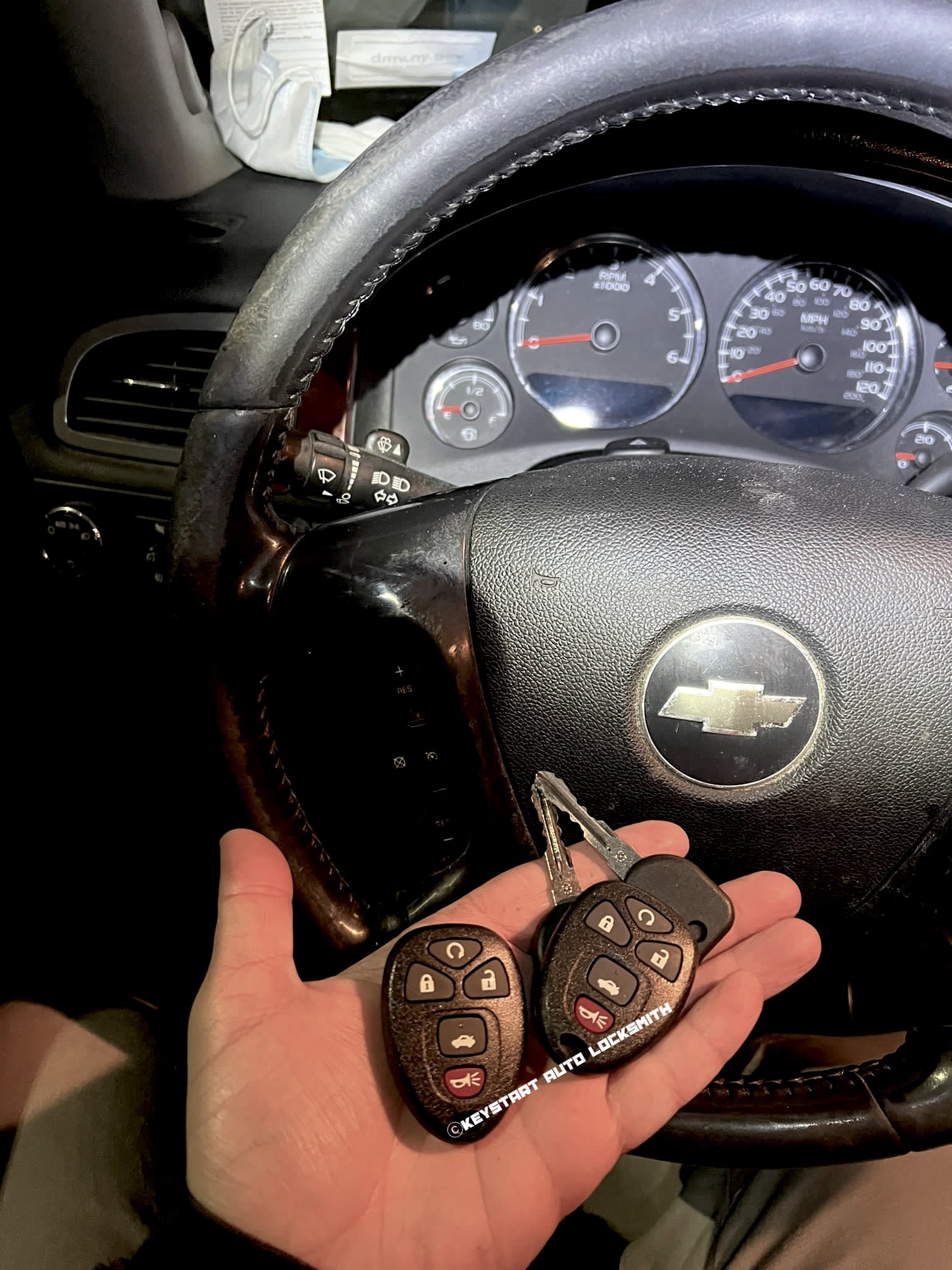 car locksmith Porter Ranch makes car key with remote