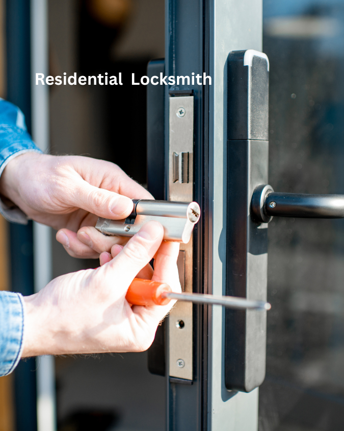 mobile locksmith is changing locks in Los Angeles