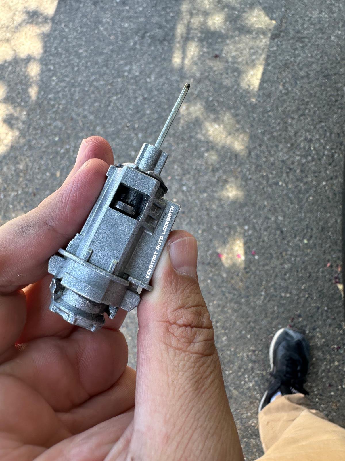 mobile locksmith is doing ignition repair in LA