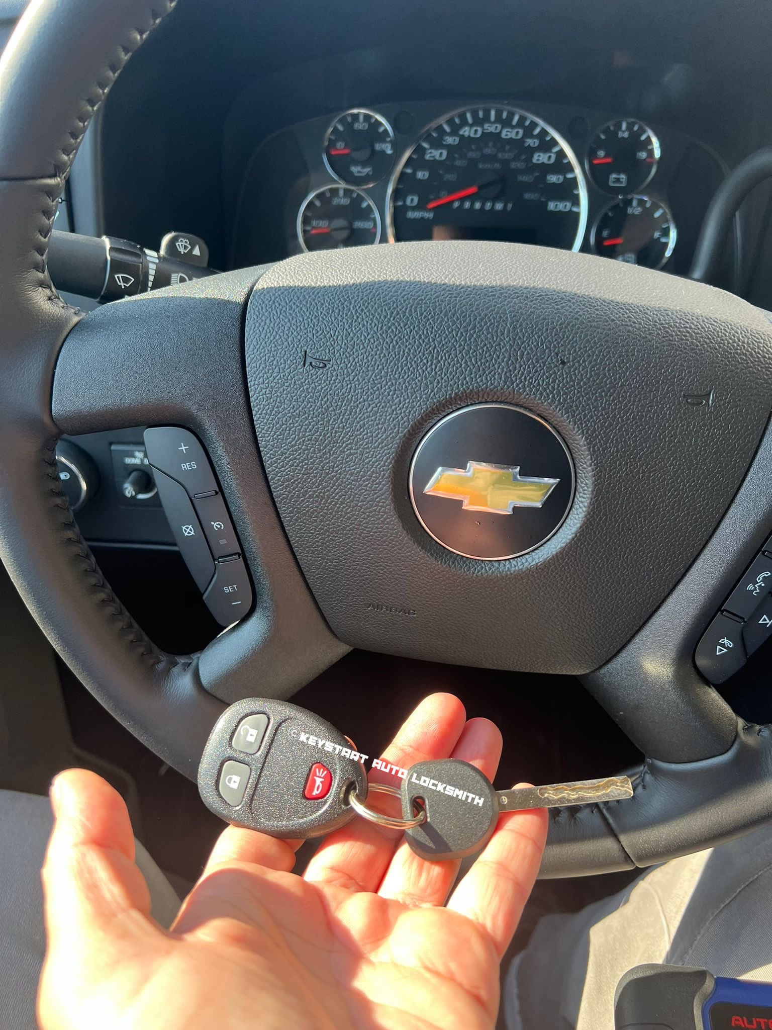 Chevrolet remote and car key replacement LA car locksmith Los Feliz makes car key with remote
