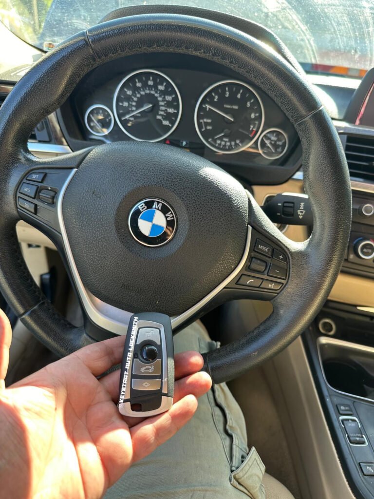 car locksmith is making a key fob replacement in Larchmont, Los Angeles, CA