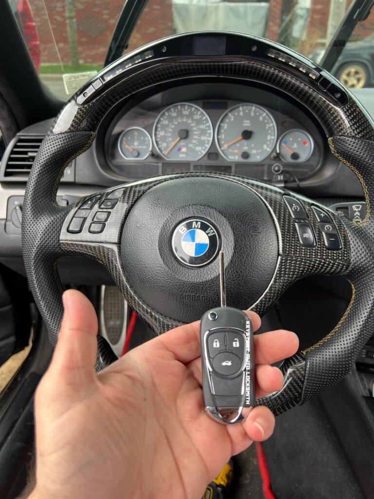 car locksmith is making key fob replacement in Westlake Village, Los Angeles, CA